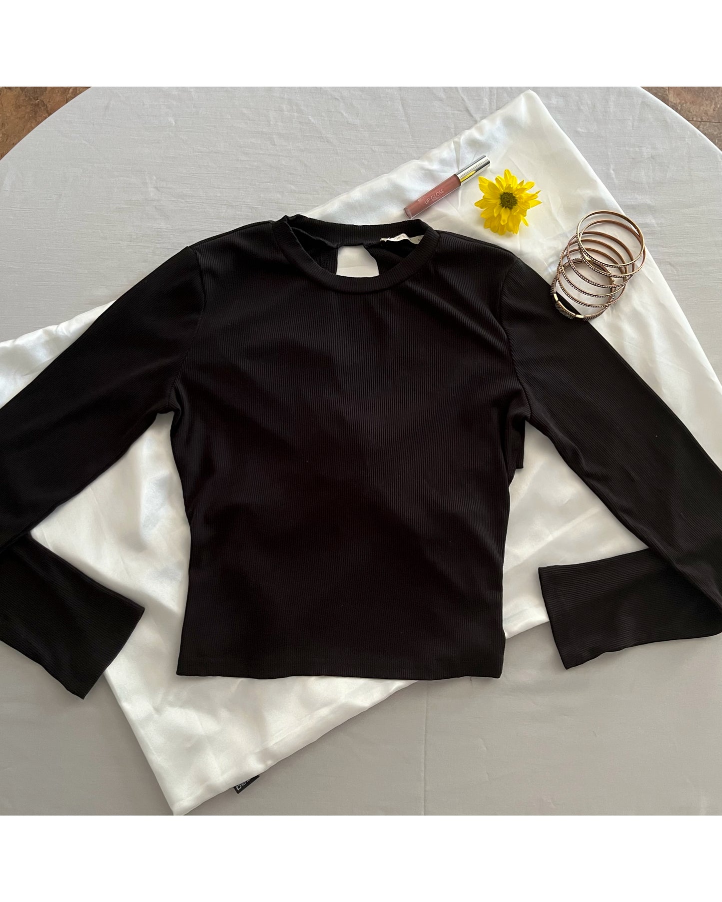 Style- Ribbed Cut Out Back Top